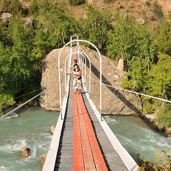 hanging bridges a common sight