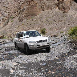 Jeep thru Bartang valley